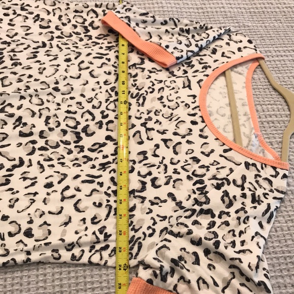 Cute Animal Print Top - Picture 7 of 8